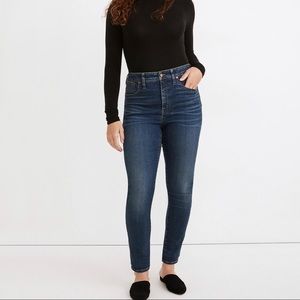 Curvy High-Rise Skinny Jeans in Lanette Wash Size 26. Only worn 2x.